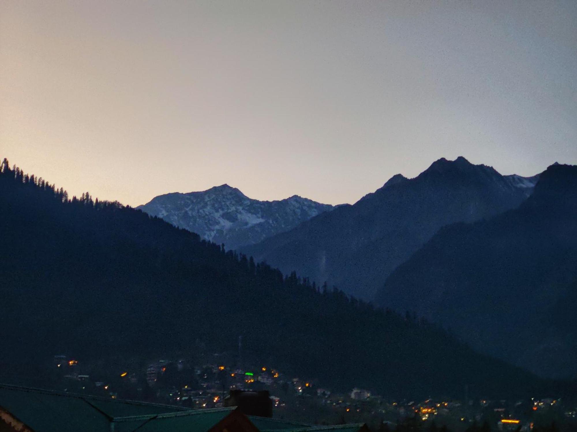 Surya International Hotel Manali Near Mall Road Exterior photo