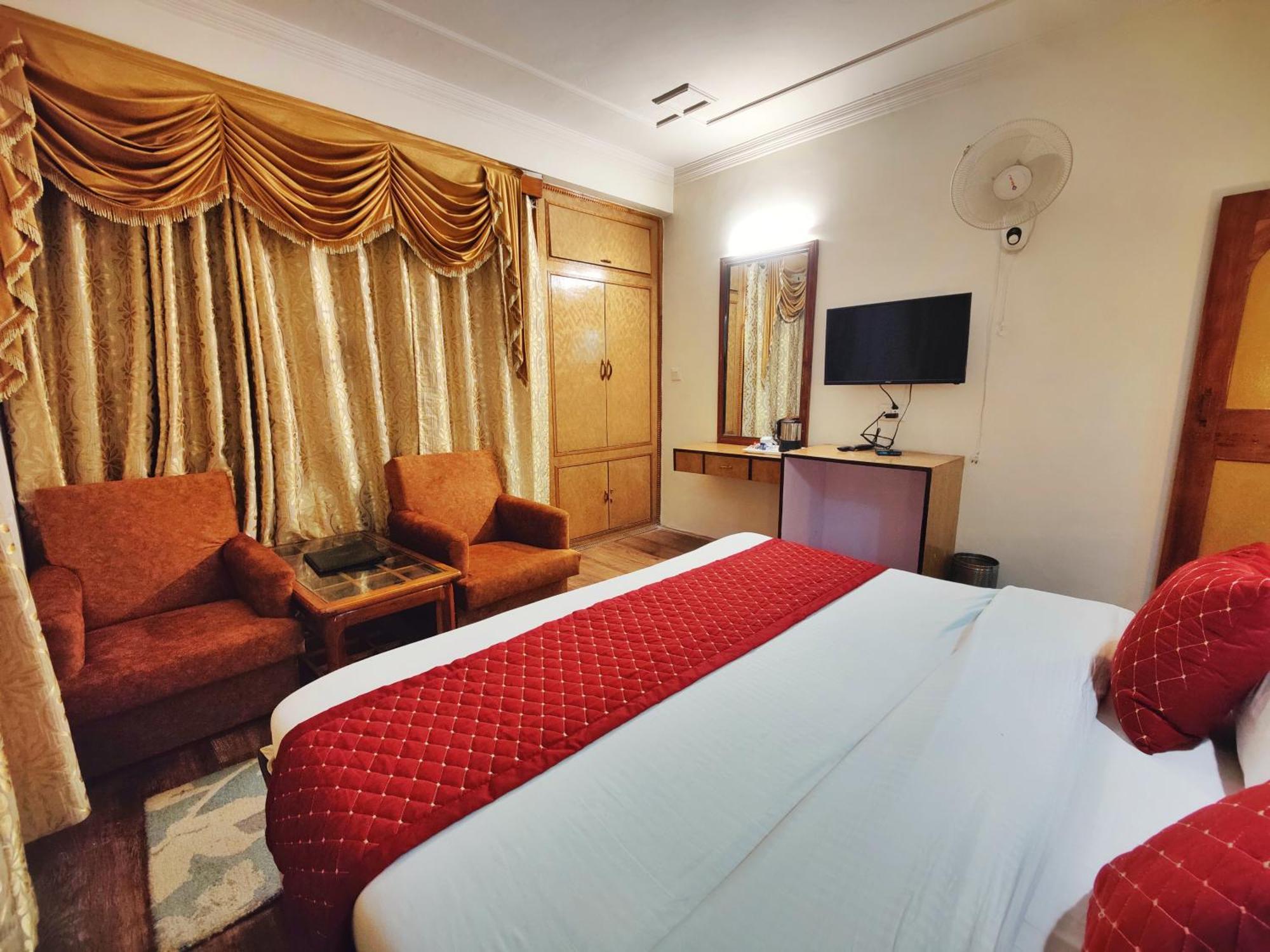 Surya International Hotel Manali Near Mall Road Exterior photo