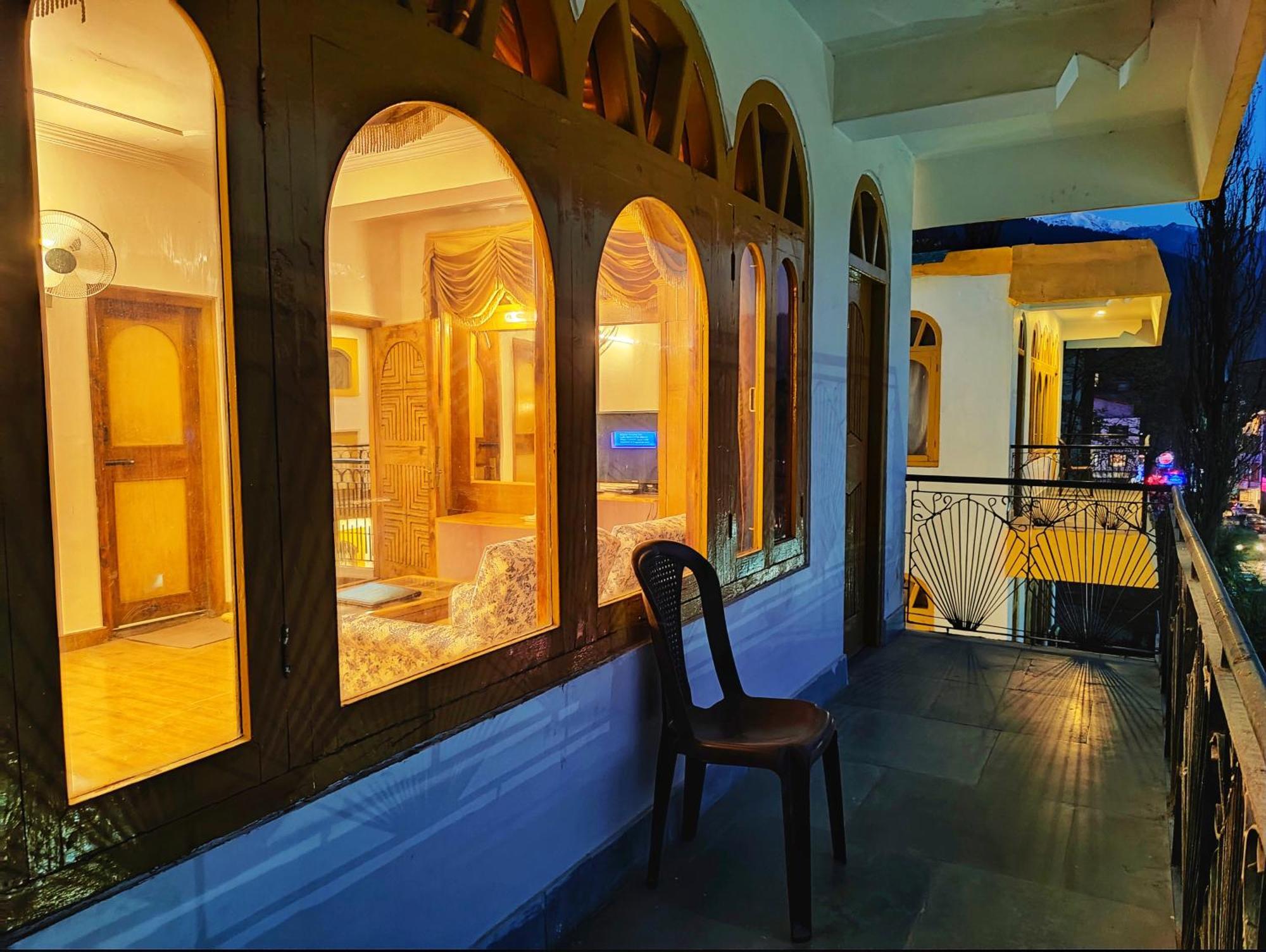 Surya International Hotel Manali Near Mall Road Exterior photo