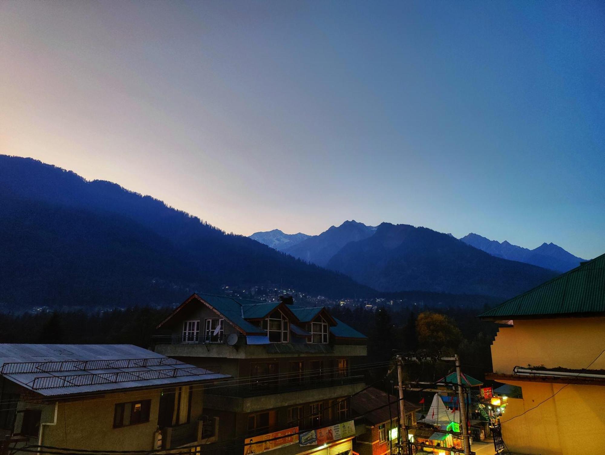 Surya International Hotel Manali Near Mall Road Exterior photo