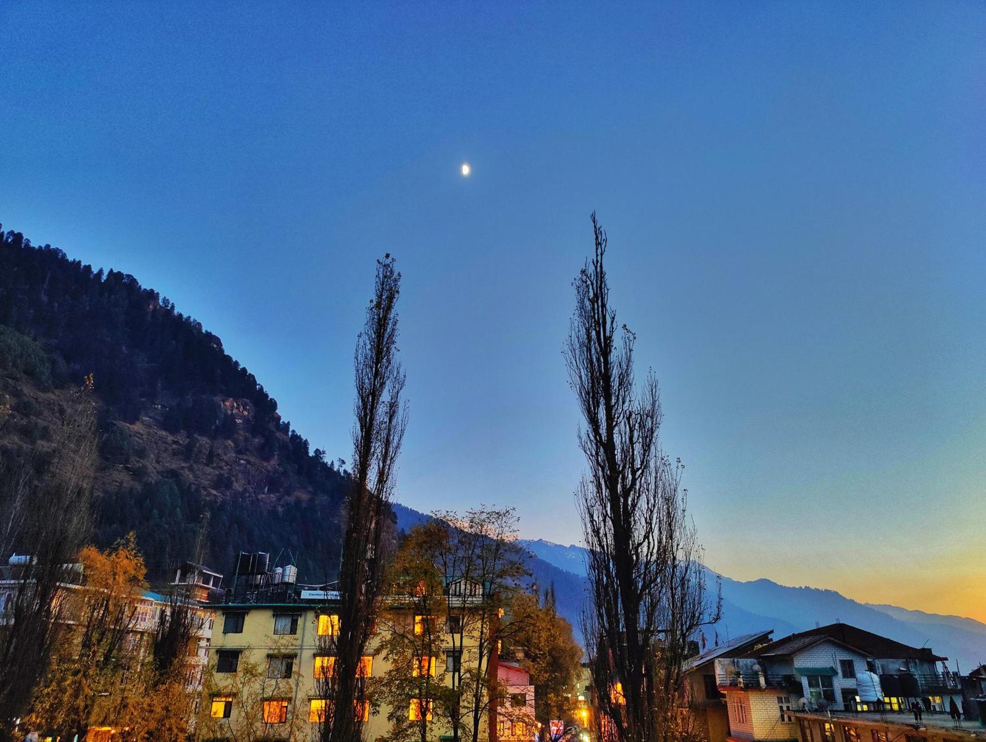 Surya International Hotel Manali Near Mall Road Exterior photo